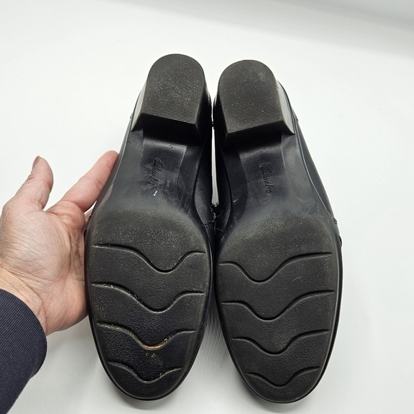 Clarks Booties size 7 1/2 W - Picture 10 of 15